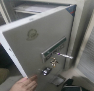 高明迪堡保险柜开锁
